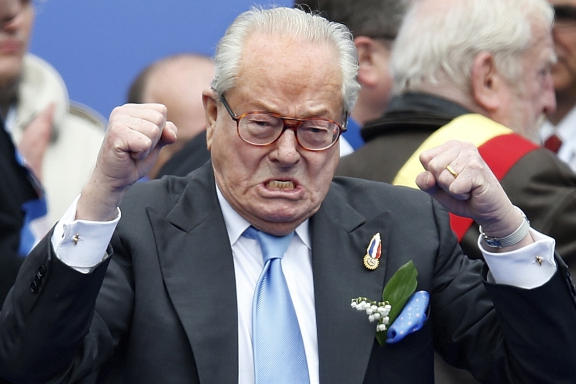 OMONDO POLITIQUE - Jean-Marie Le Pen filmé avec un groupe néonazi : Marine Le Pen porte plainte pour abus de faiblesse